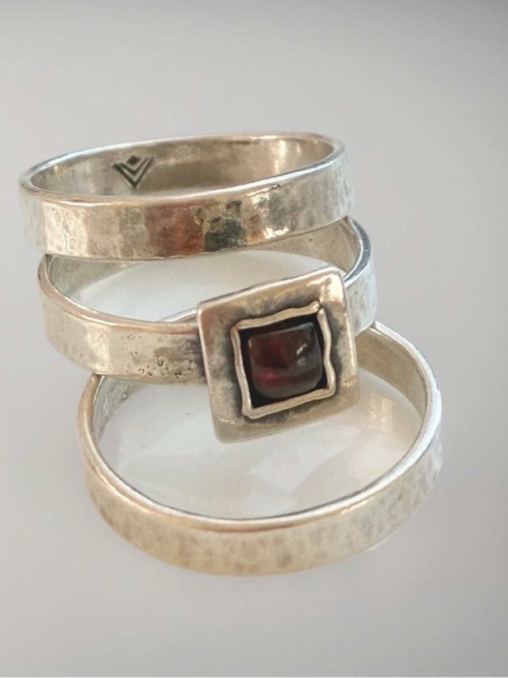 Silpada Hammered Sterling  Stacked Garnet Ring  R0949 size 7